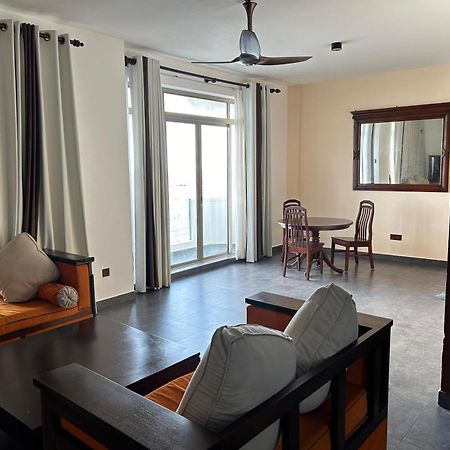 Luxurious Sea View Apartment In Wellawatte Colombo Exterior photo