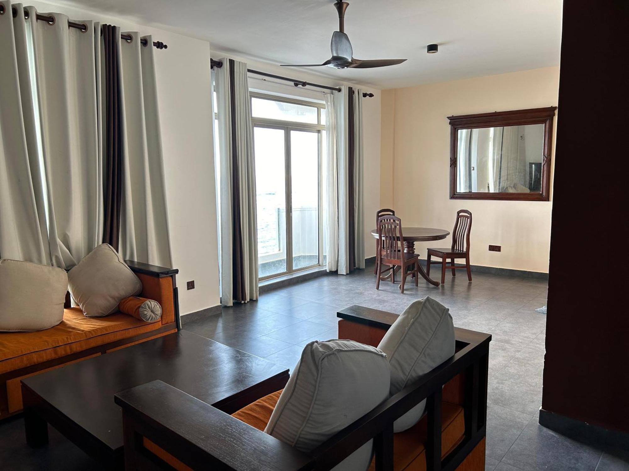 Luxurious Sea View Apartment In Wellawatte Colombo Exterior photo